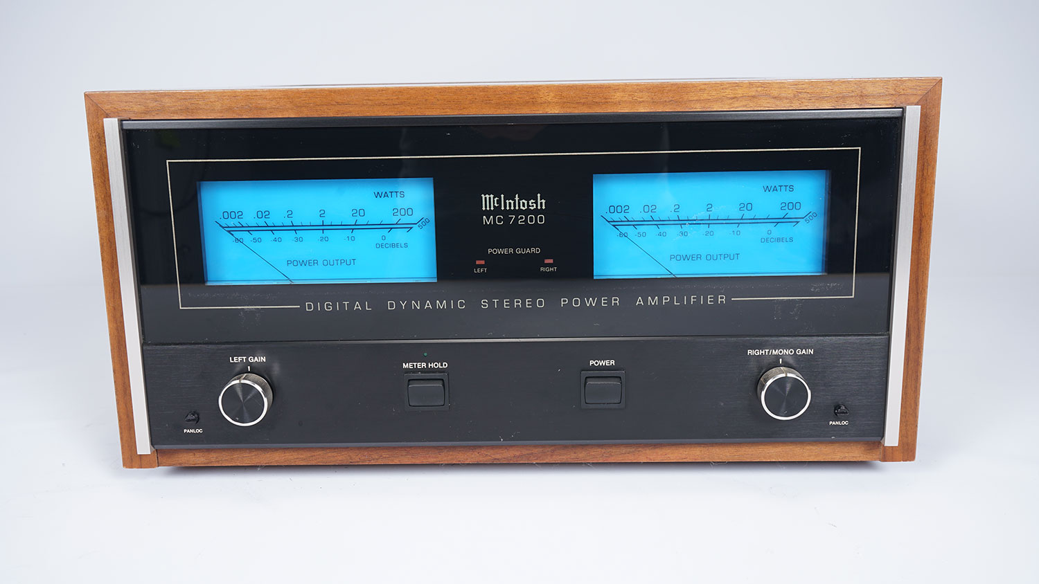 McIntosh MC 7200 – High End Stereo Equipment We Buy